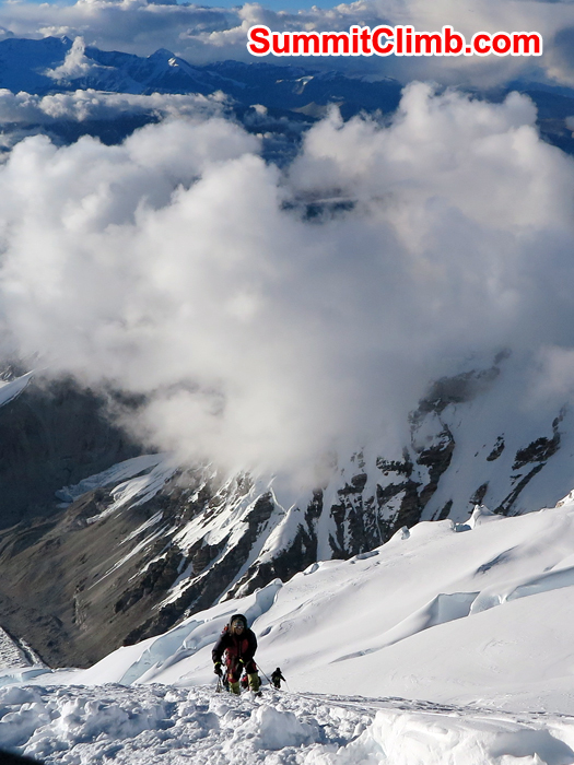 Climbing up to high camp. Photo Stefan Brohn